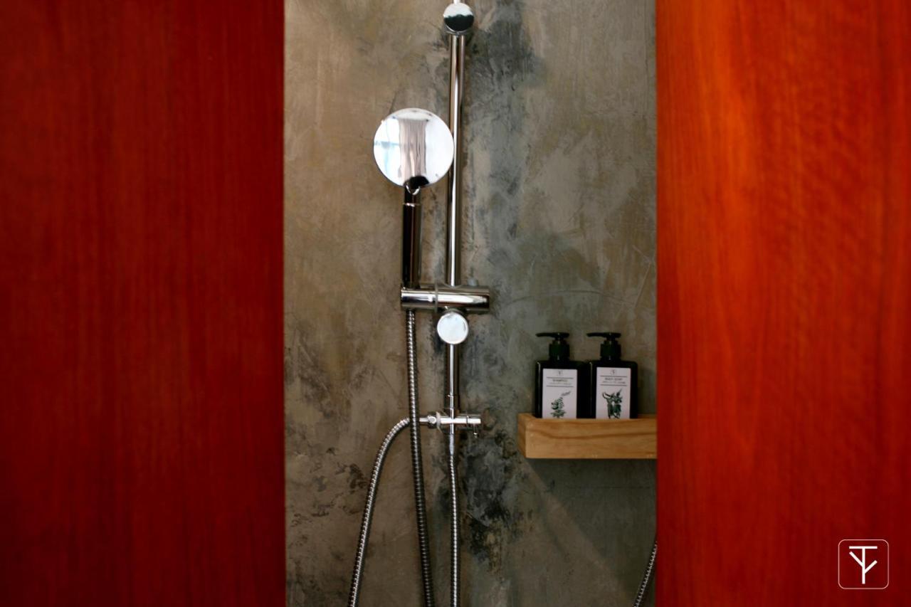 T-Boutique Hostel - Hua Lamphong Bangkok Exteriör bild