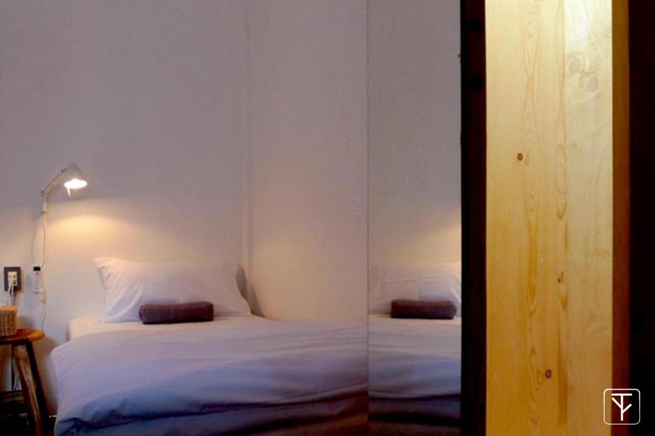 T-Boutique Hostel - Hua Lamphong Bangkok Exteriör bild