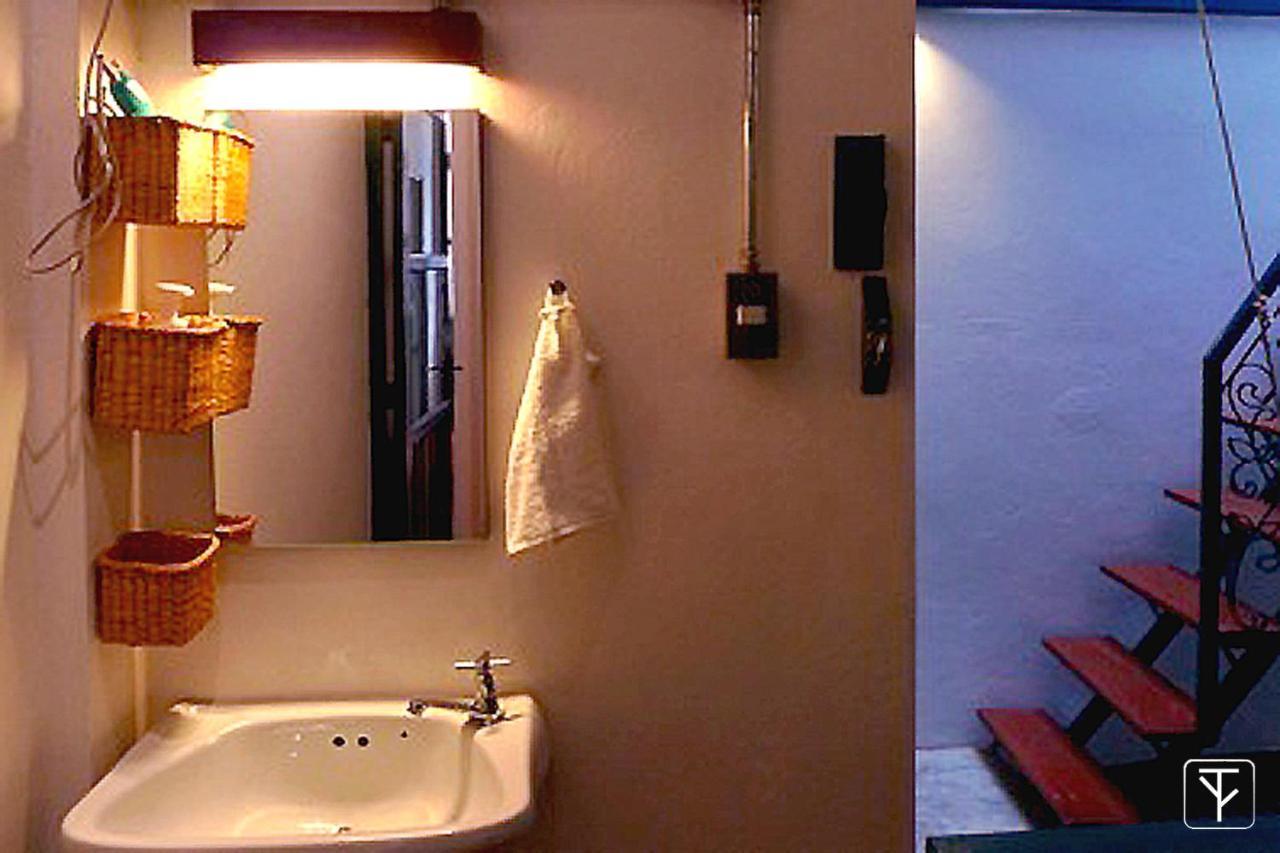 T-Boutique Hostel - Hua Lamphong Bangkok Exteriör bild