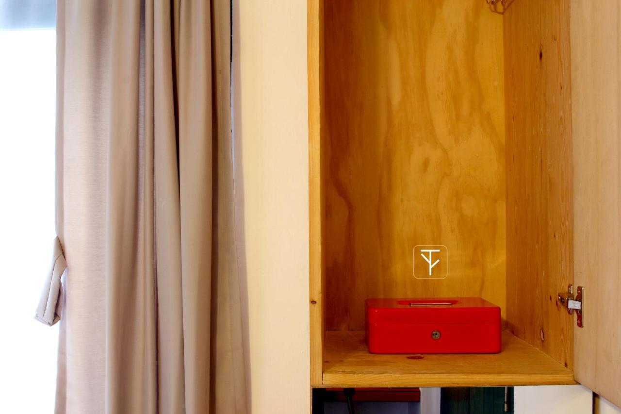 T-Boutique Hostel - Hua Lamphong Bangkok Exteriör bild