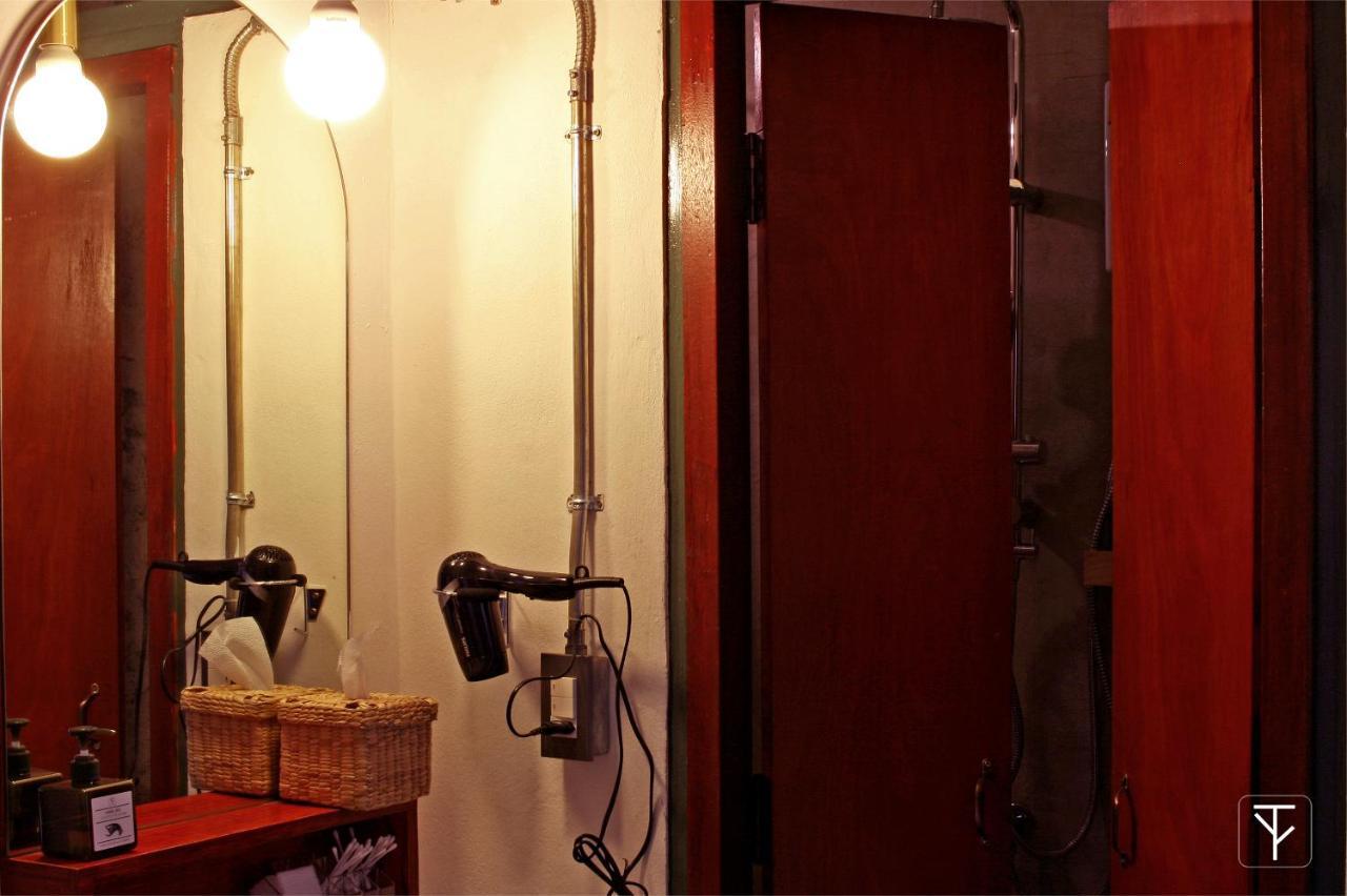 T-Boutique Hostel - Hua Lamphong Bangkok Exteriör bild
